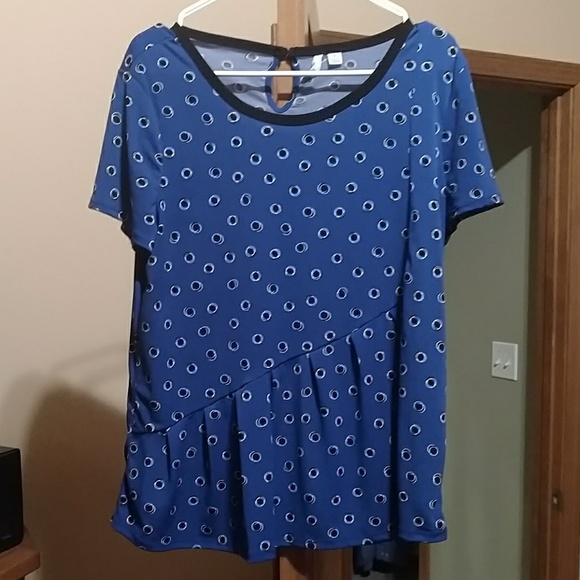 Elle career top - Picture 1 of 3